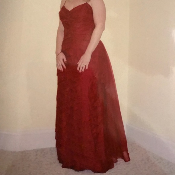 Fine Feathers red silk ball gown size 4 - Picture 4 of 15